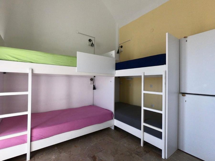 Fira Backpackers Place Bagian luar foto