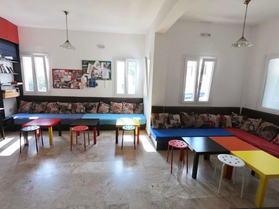 Fira Backpackers Place Bagian luar foto